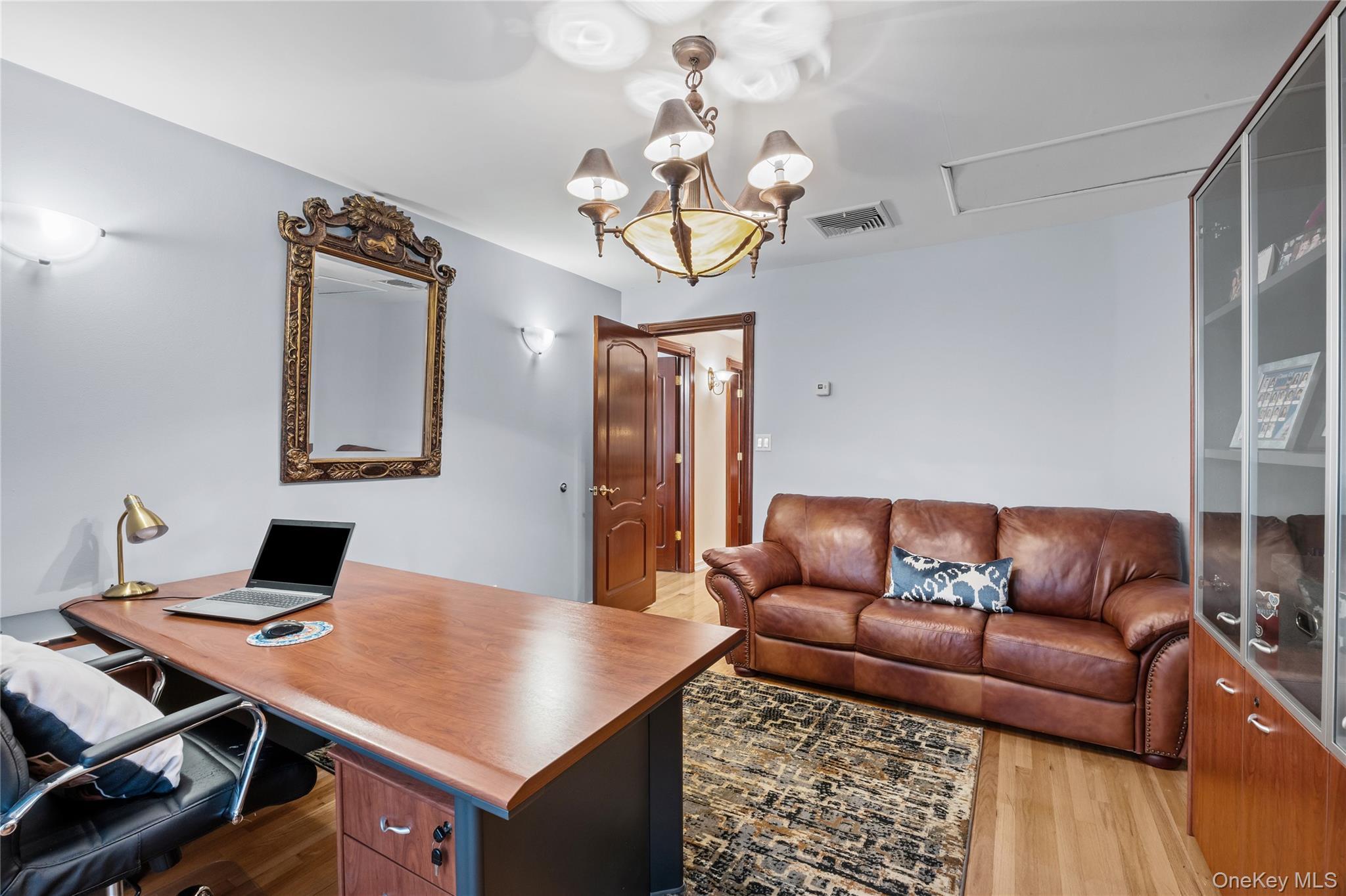Single Family Lee Place Nassau County, NY 11710, MLS-1025403-38