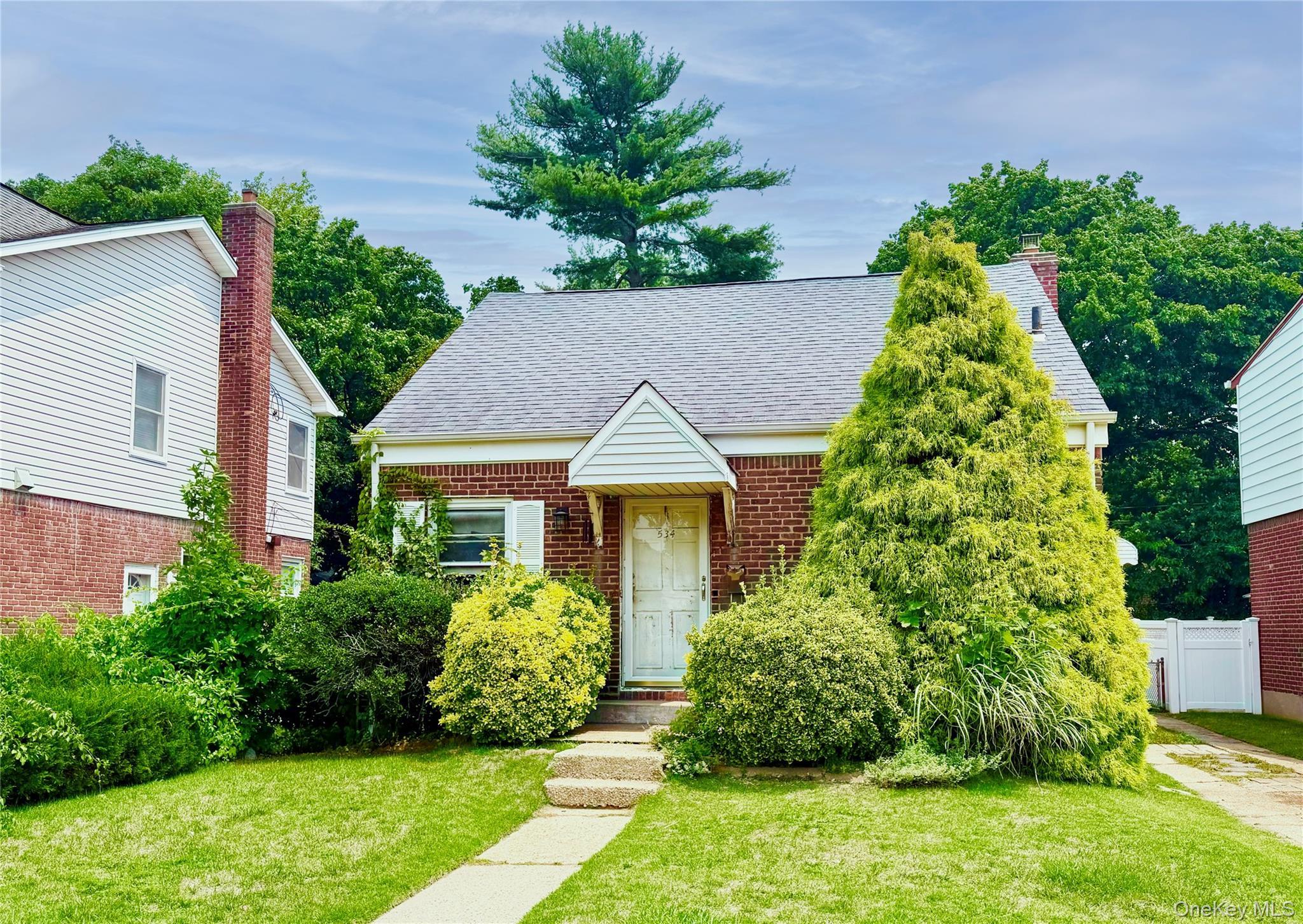 Single Family Sperry Boulevard Nassau County, NY 11040, MLS-1025411-2