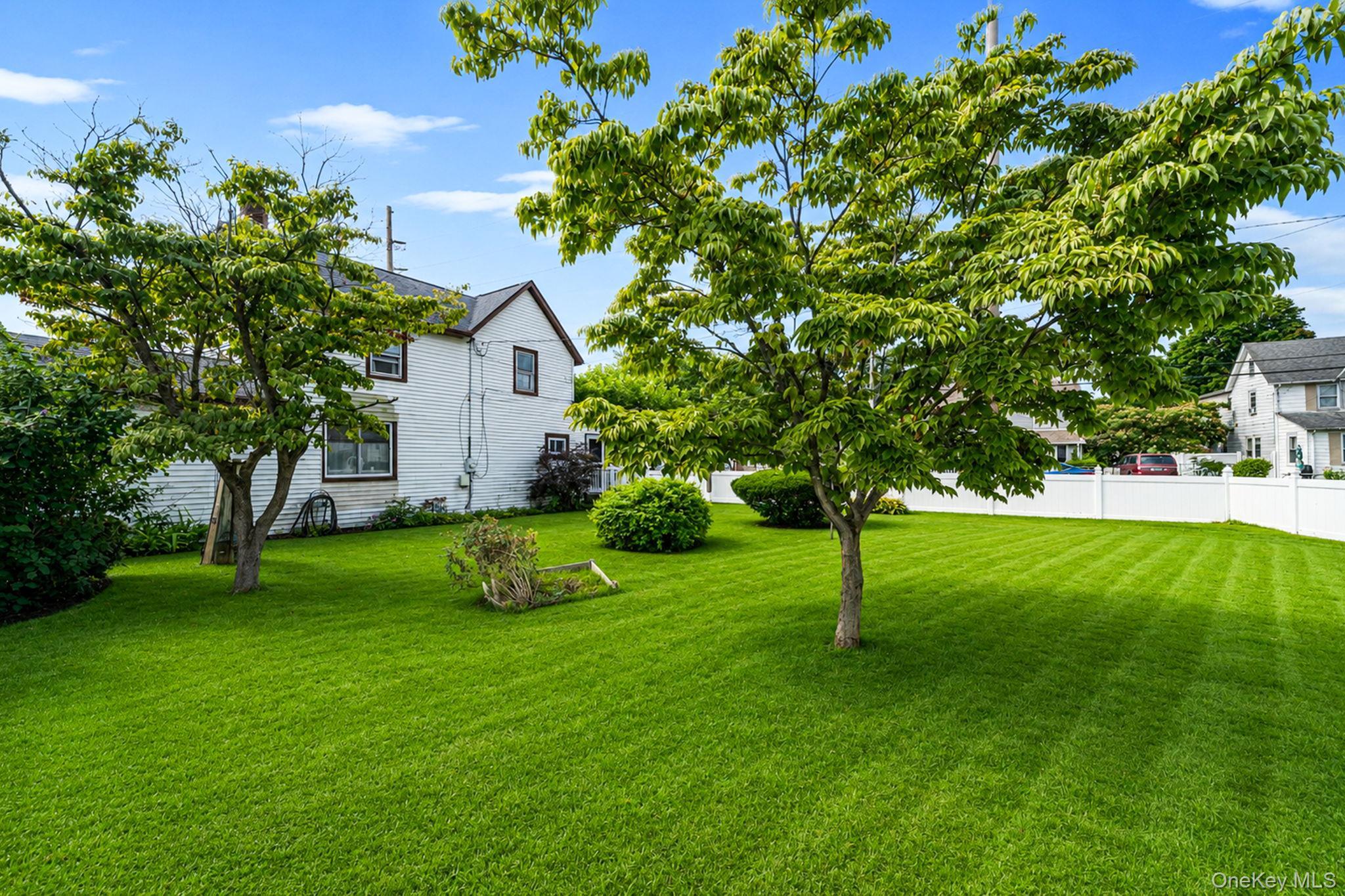 Single Family N Clinton Avenue Suffolk County, NY 11706, MLS-1025441-4