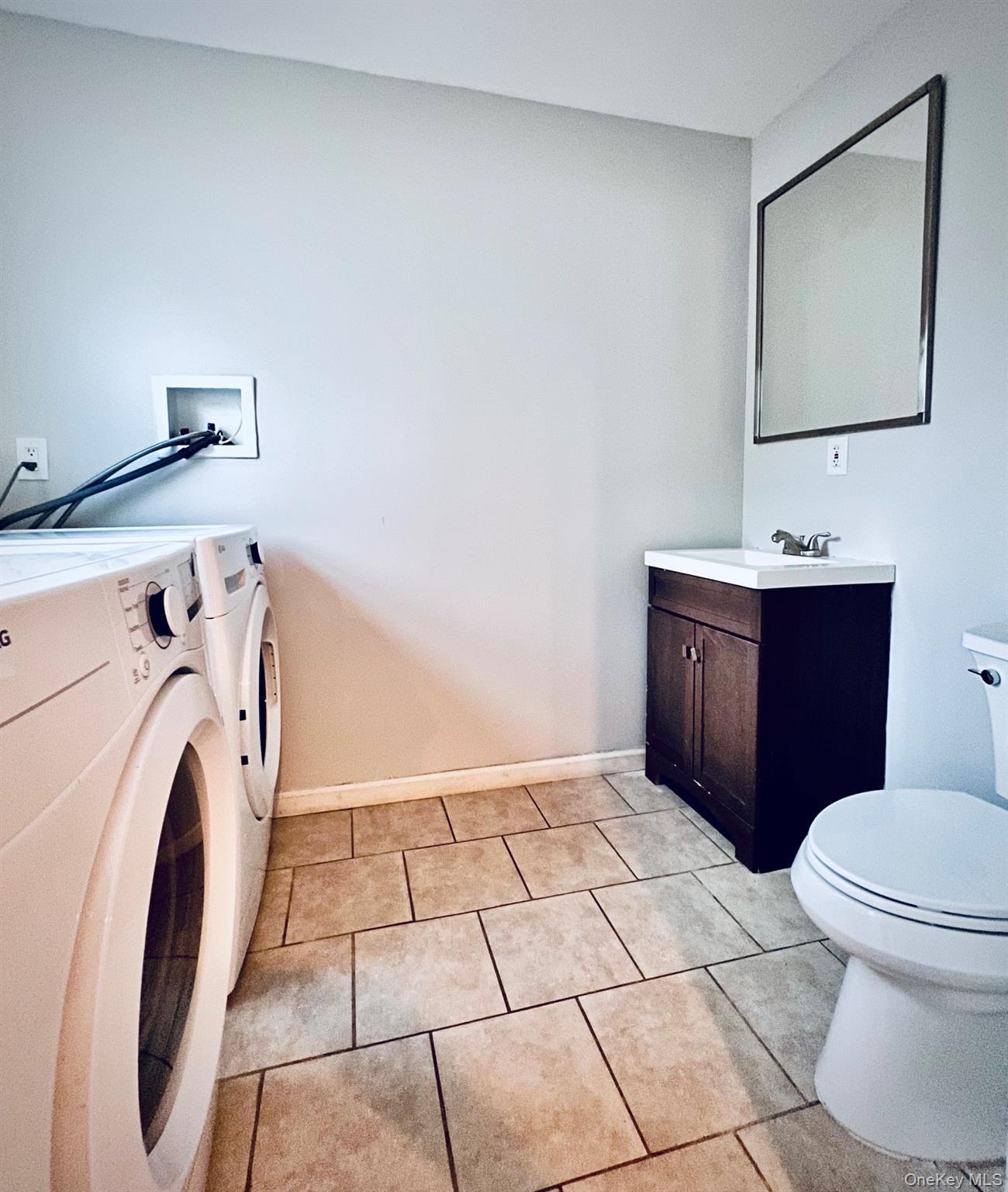Single Family Summercress Lane Suffolk County, NY 11727, MLS-1025456-26