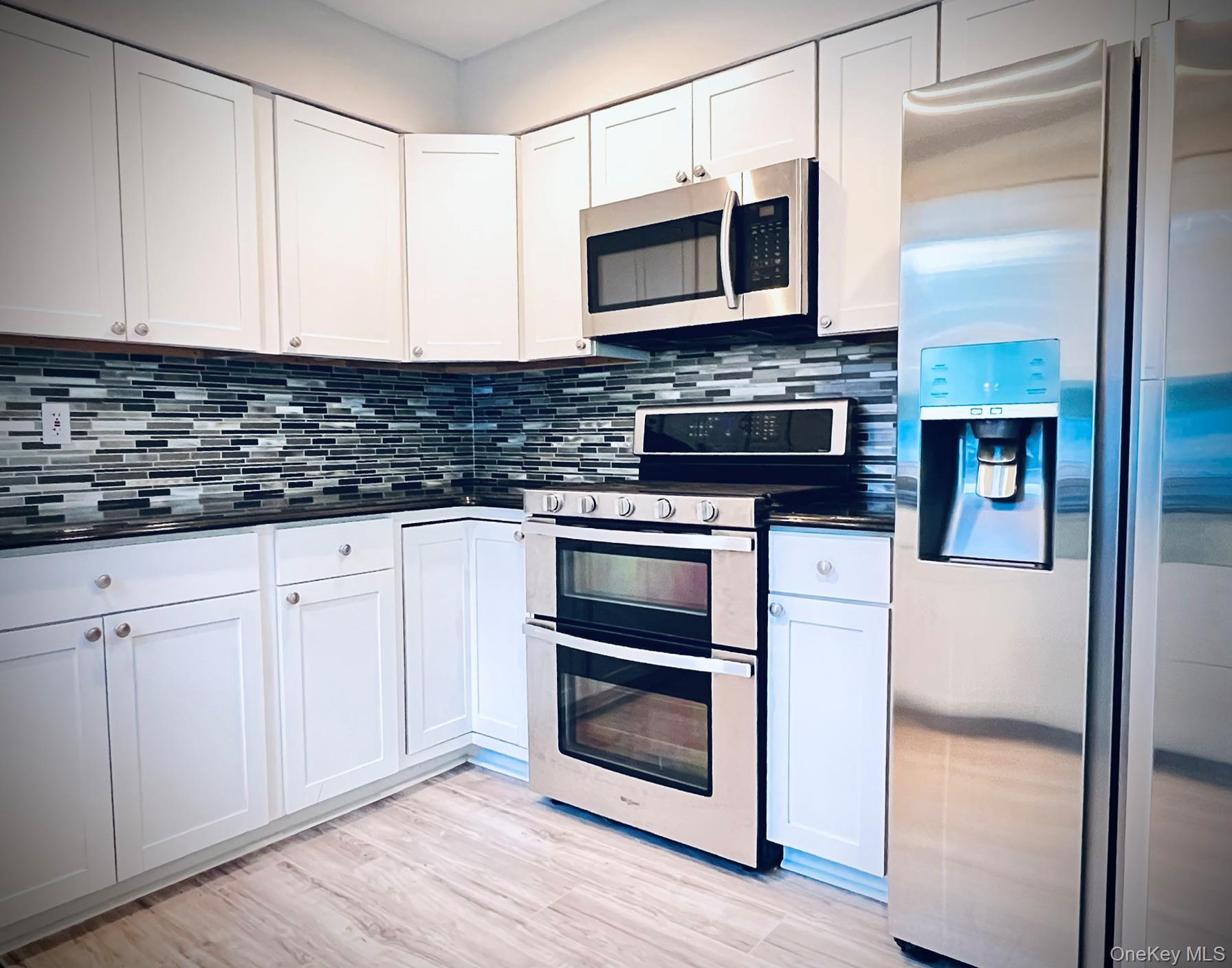 Single Family Summercress Lane Suffolk County, NY 11727, MLS-1025456-6