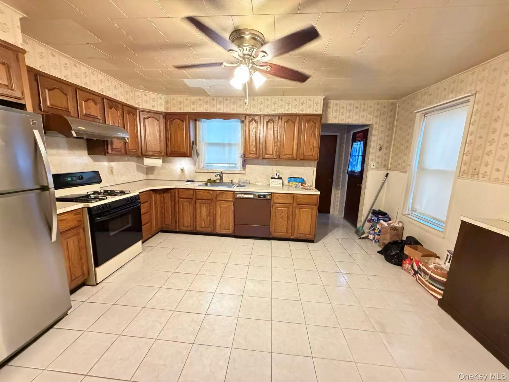 Single Family 161st Street  Queens, NY 11358, MLS-1025485-10