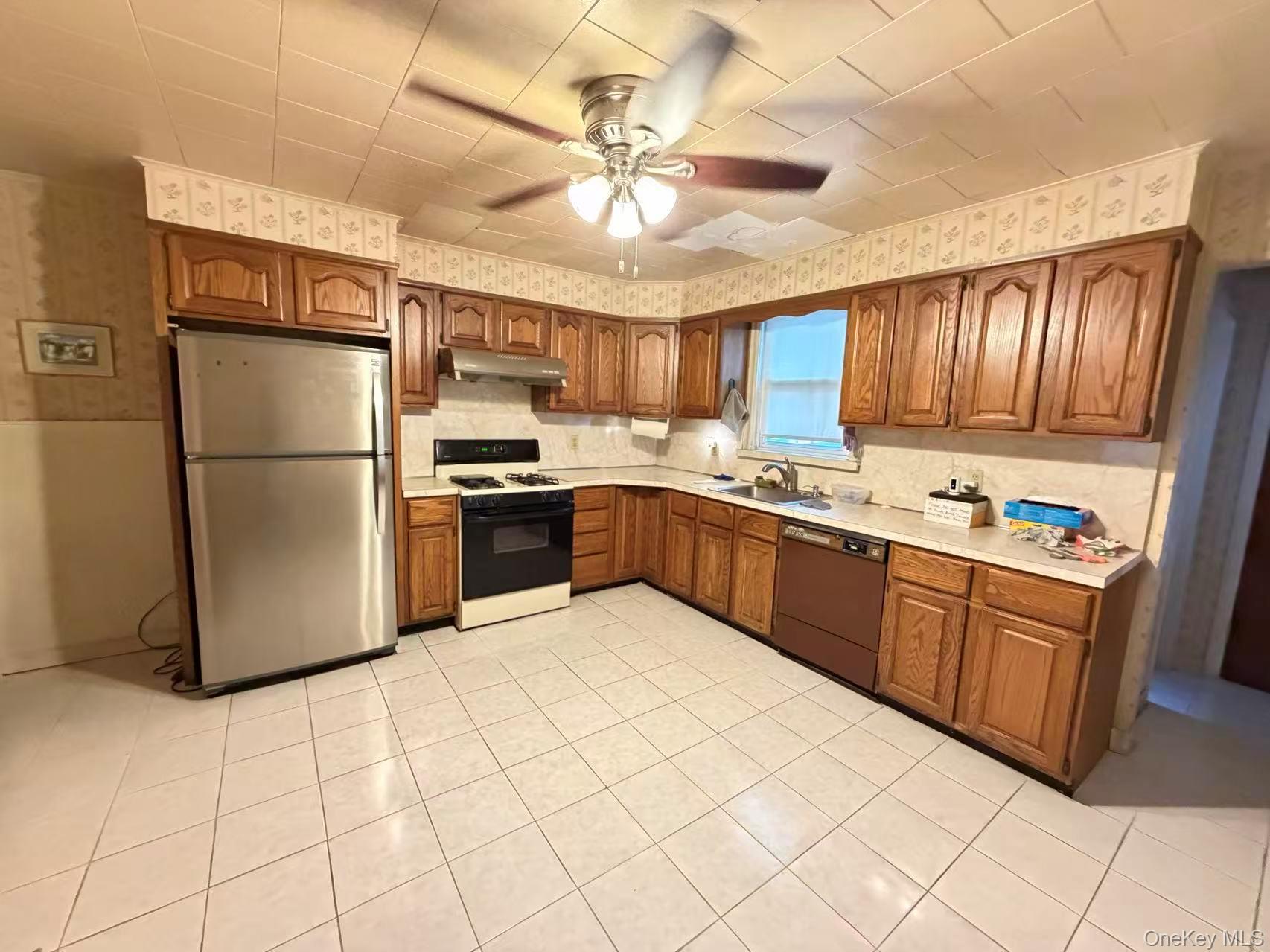 Single Family 161st Street  Queens, NY 11358, MLS-1025485-12
