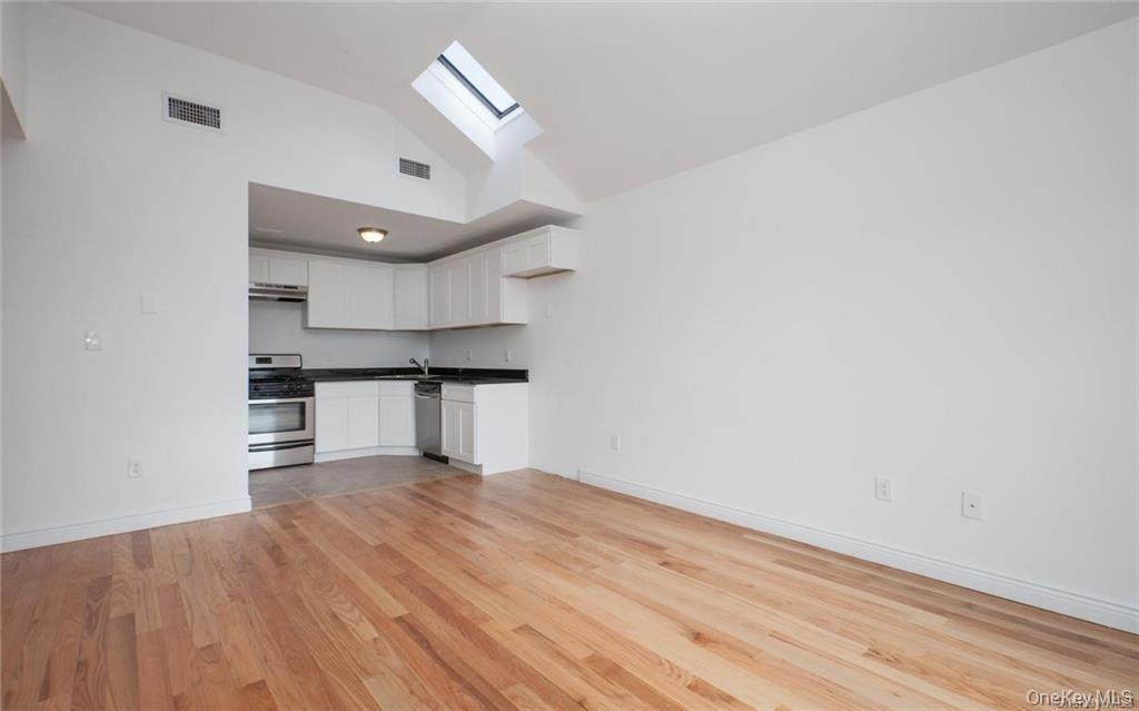 Single Family Zerega Avenue  Bronx, NY 10473, MLS-1025552-17