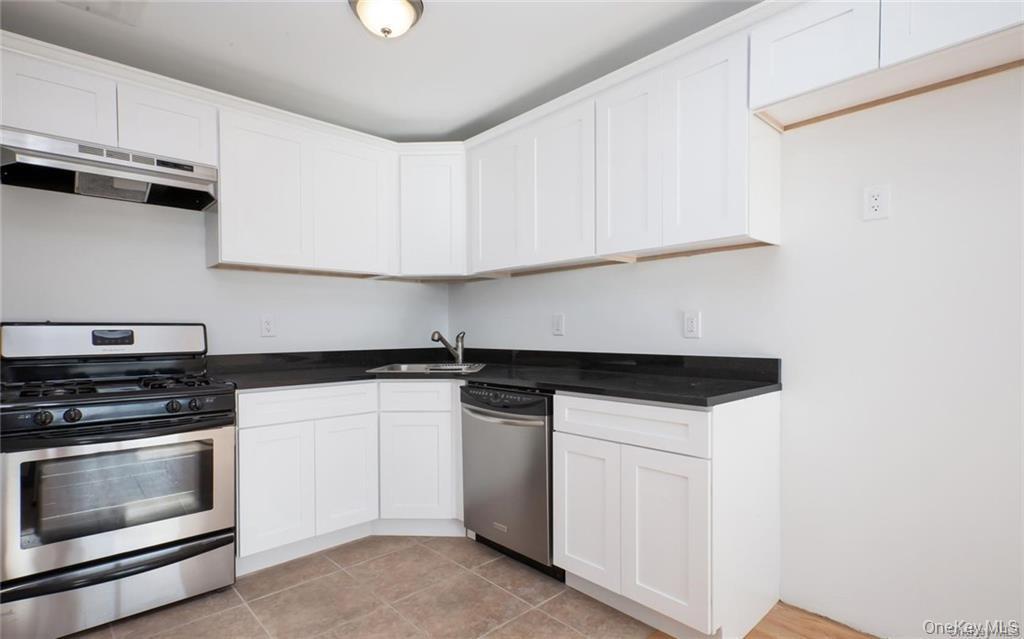 Single Family Zerega Avenue  Bronx, NY 10473, MLS-1025552-18