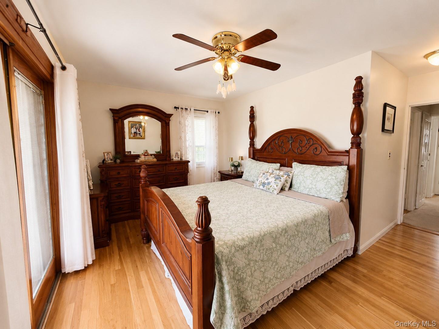 Single Family Bayview Avenue Bronx, NY 10465, MLS-1025553-10