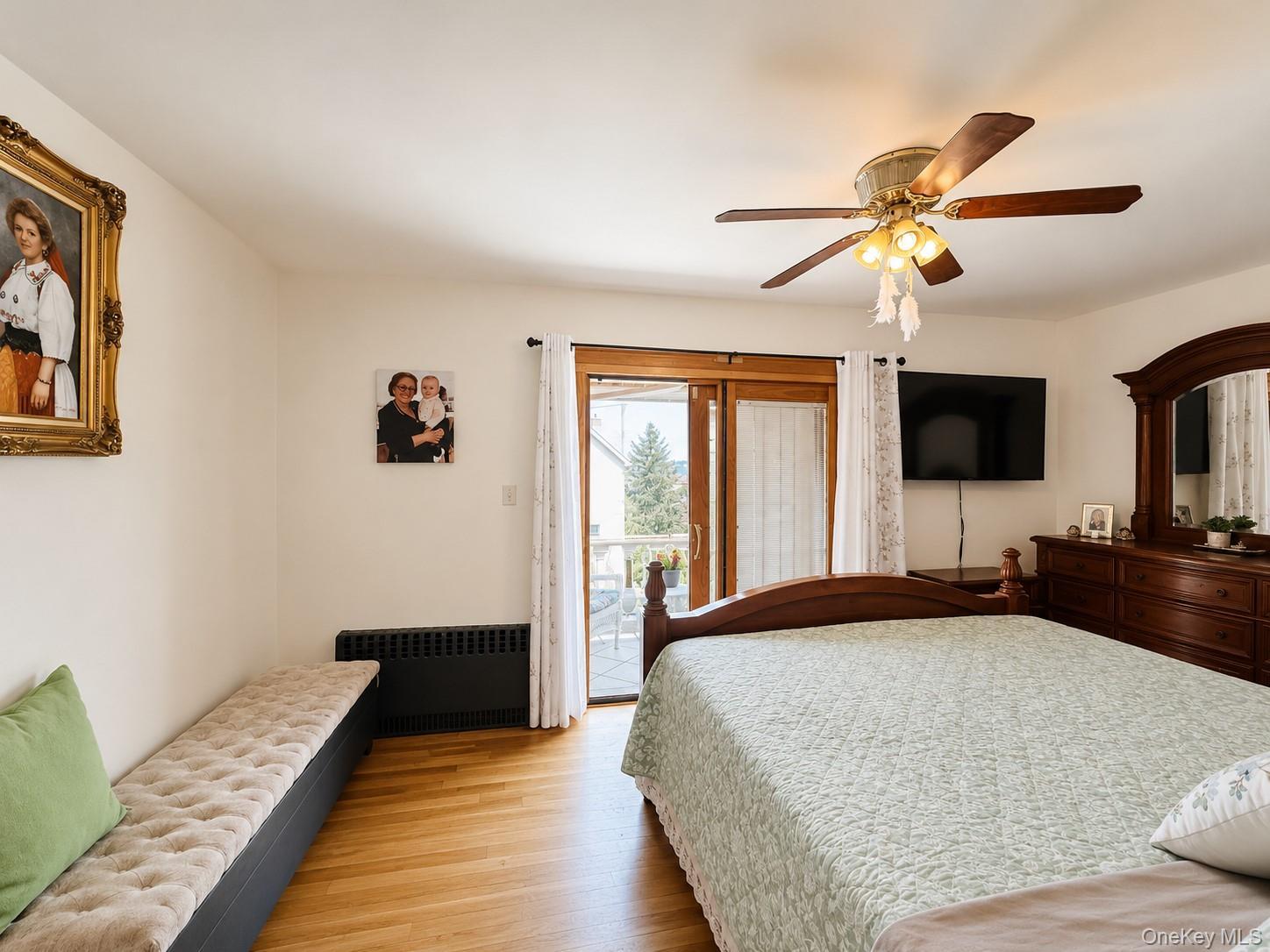 Single Family Bayview Avenue Bronx, NY 10465, MLS-1025553-11