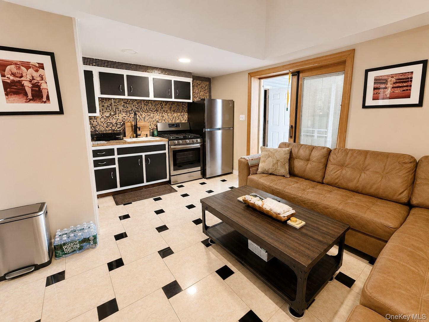 Single Family Bayview Avenue Bronx, NY 10465, MLS-1025553-16