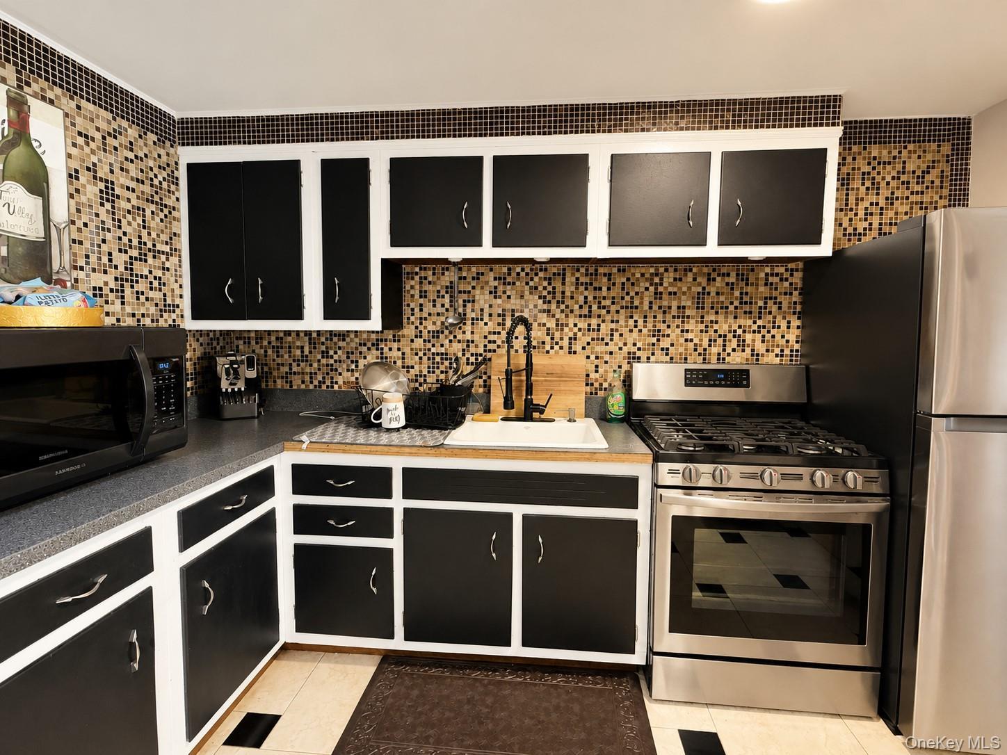 Single Family Bayview Avenue Bronx, NY 10465, MLS-1025553-18