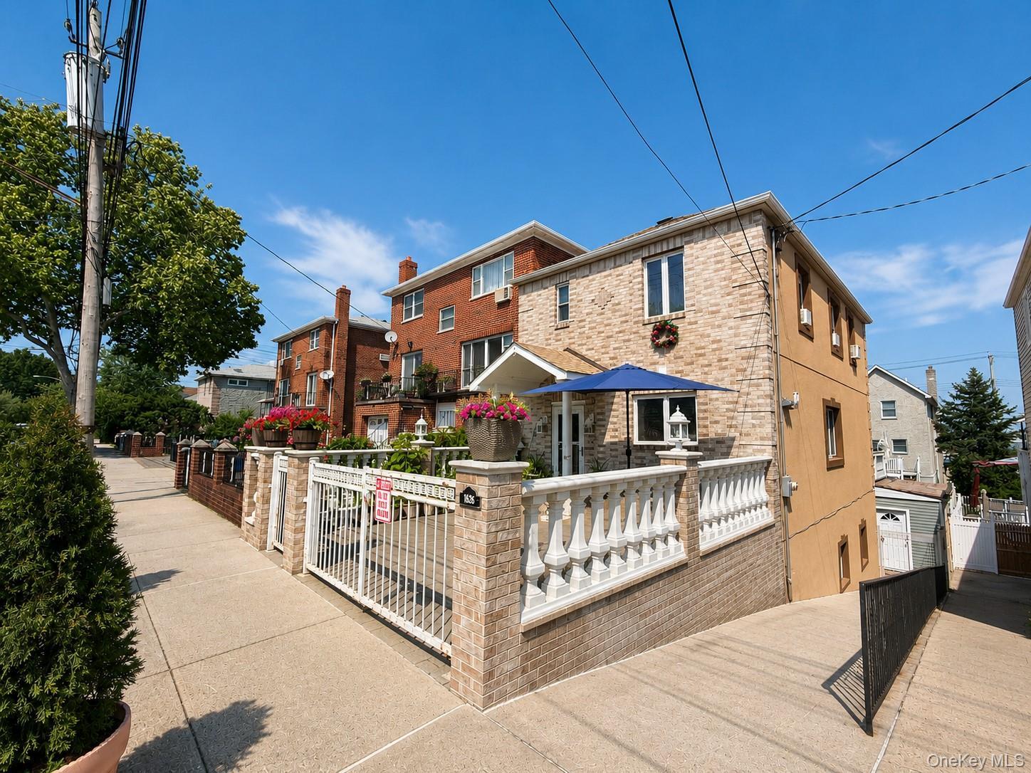 Single Family Bayview Avenue Bronx, NY 10465, MLS-1025553-2