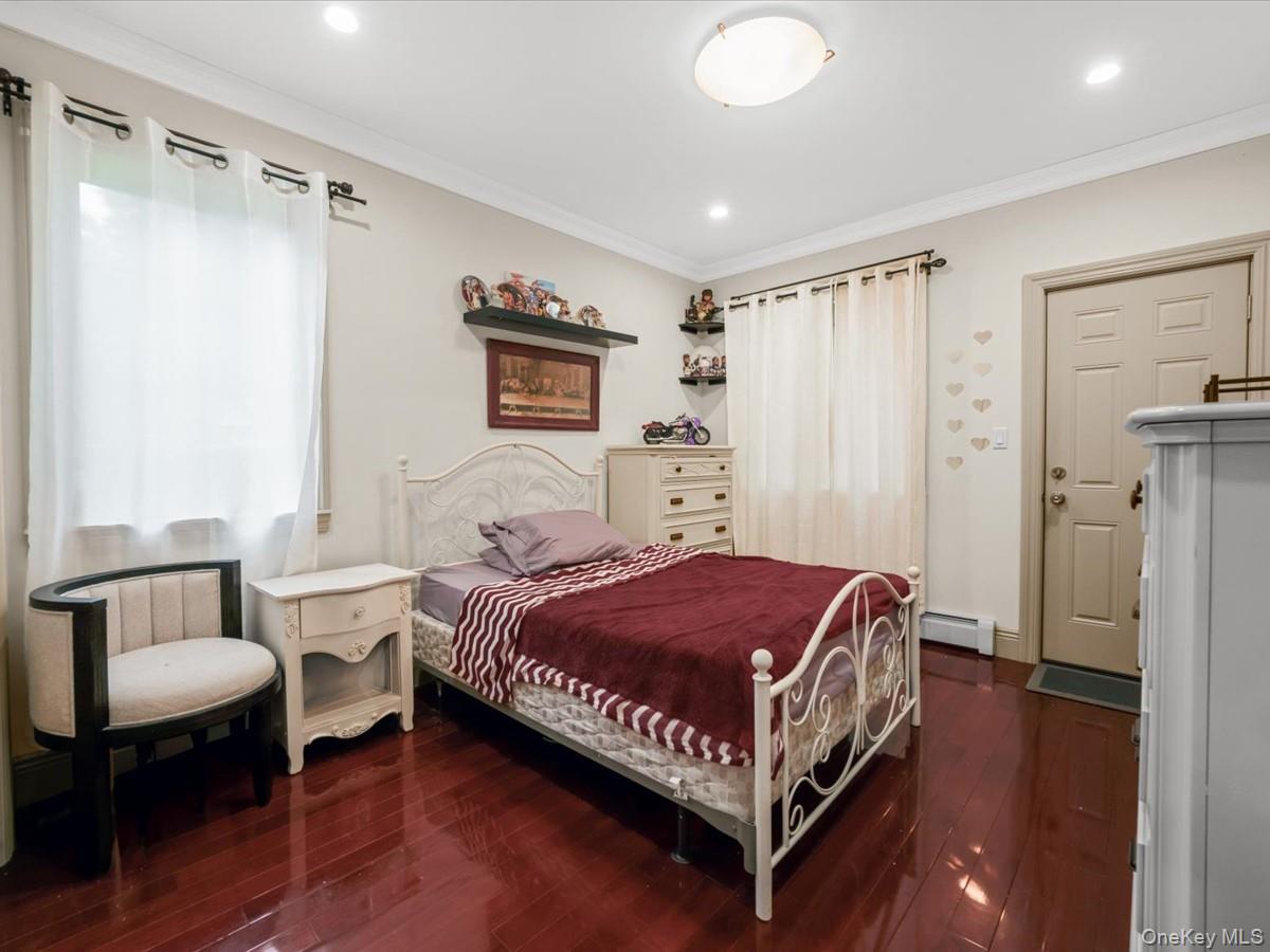Single Family 61st Avenue  Queens, NY 11362, MLS-1025557-11