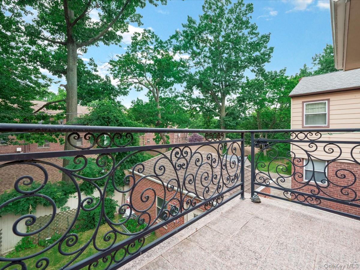 Single Family 61st Avenue  Queens, NY 11362, MLS-1025557-24