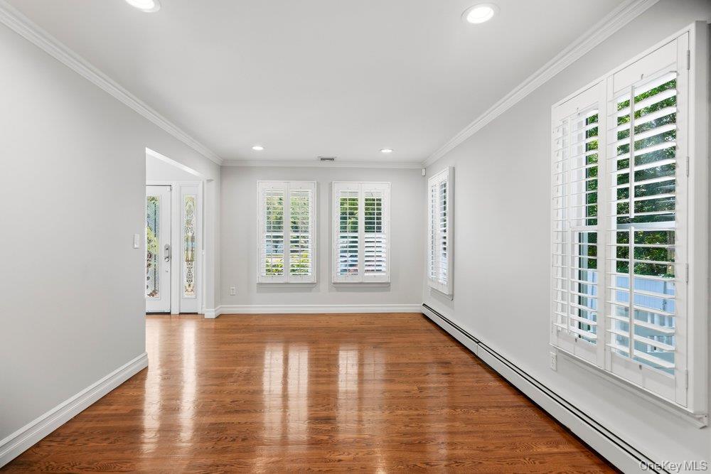 Single Family Victoria Court Suffolk County, NY 11769, MLS-1025608-19