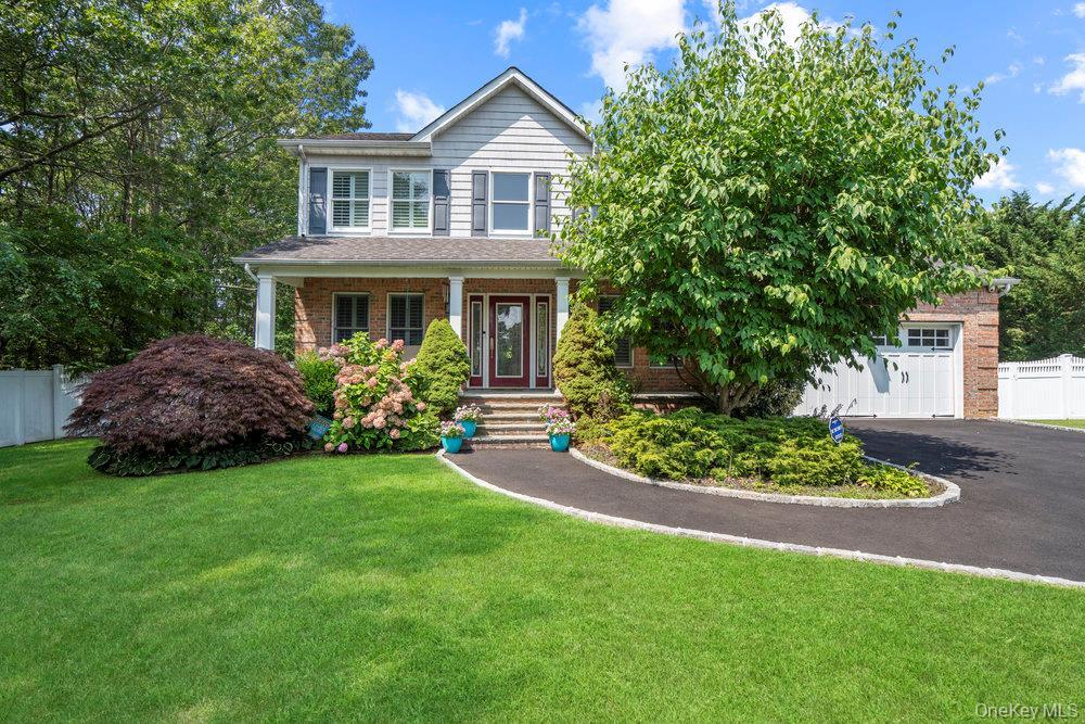 Single Family Victoria Court Suffolk County, NY 11769, MLS-1025608-2