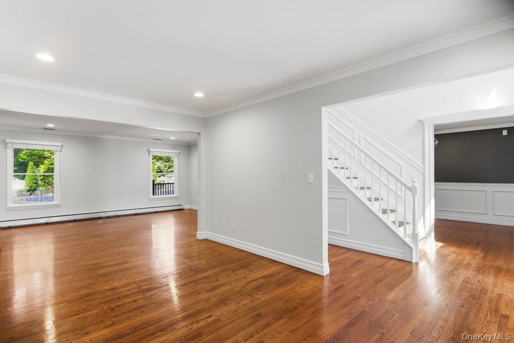 Single Family Victoria Court Suffolk County, NY 11769, MLS-1025608-20