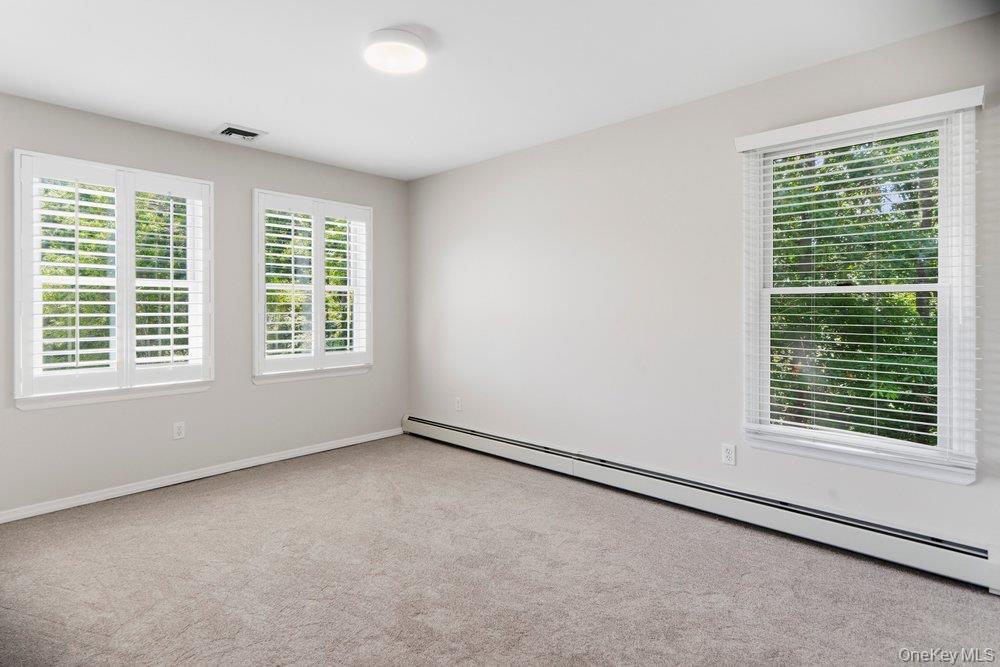 Single Family Victoria Court Suffolk County, NY 11769, MLS-1025608-30
