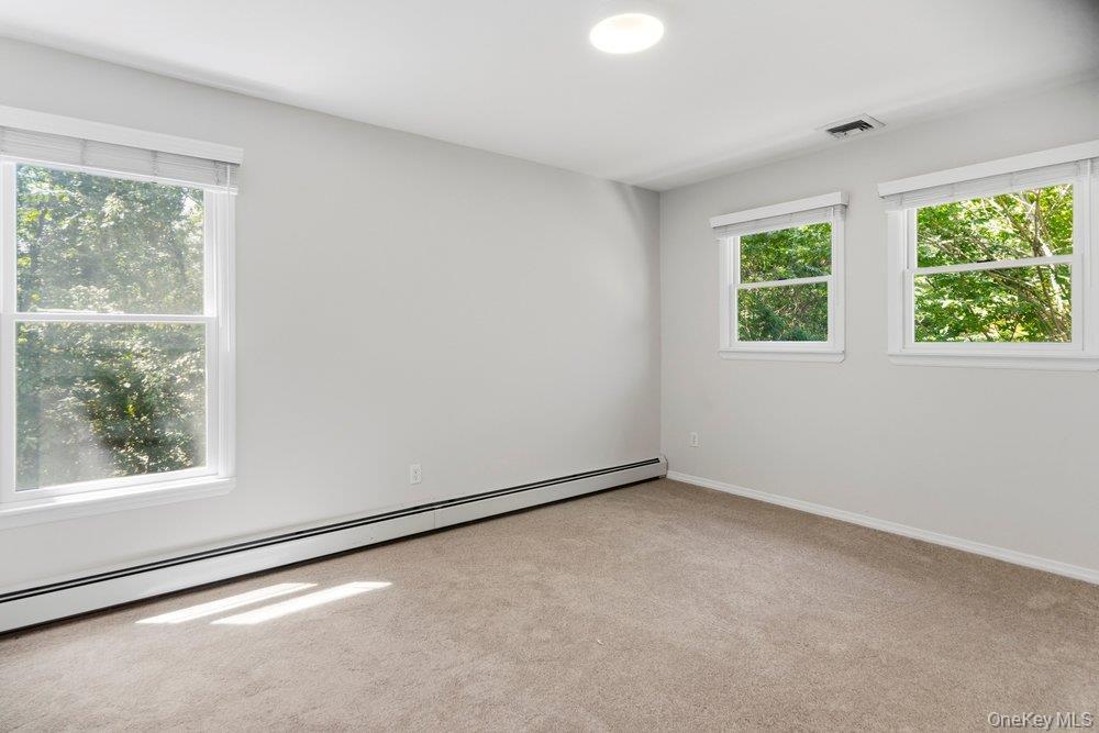 Single Family Victoria Court Suffolk County, NY 11769, MLS-1025608-32