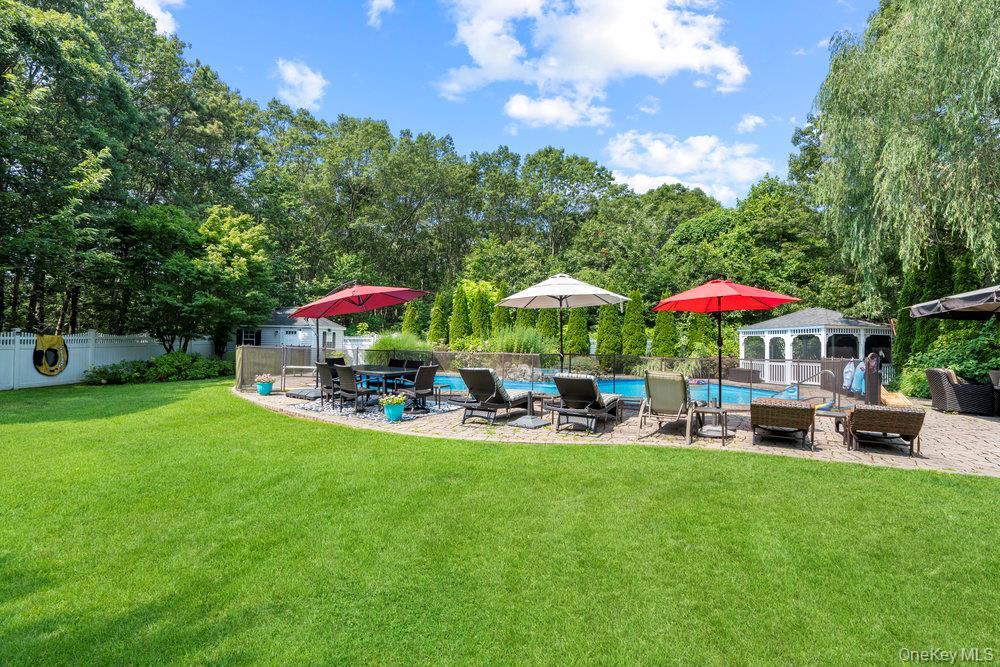 Single Family Victoria Court Suffolk County, NY 11769, MLS-1025608-42