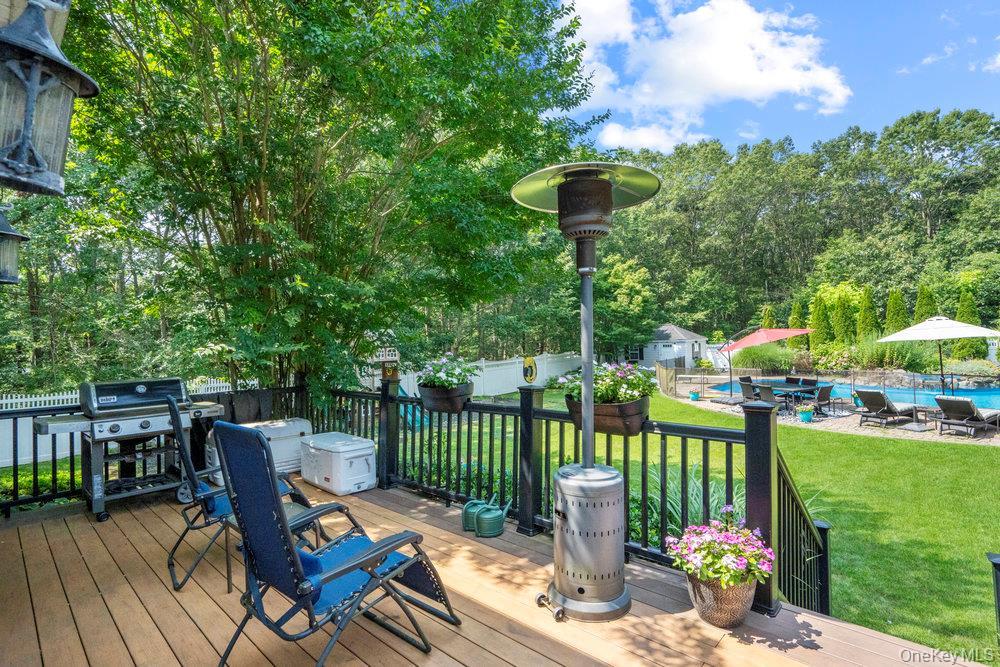 Single Family Victoria Court Suffolk County, NY 11769, MLS-1025608-44