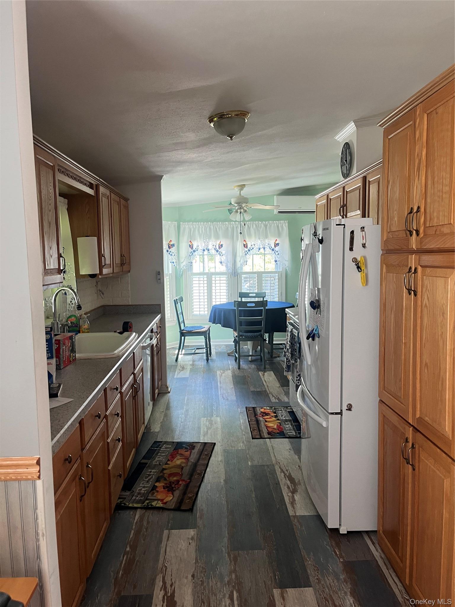 Single Family Old Country Road Suffolk County, NY 11901, MLS-1025609-4