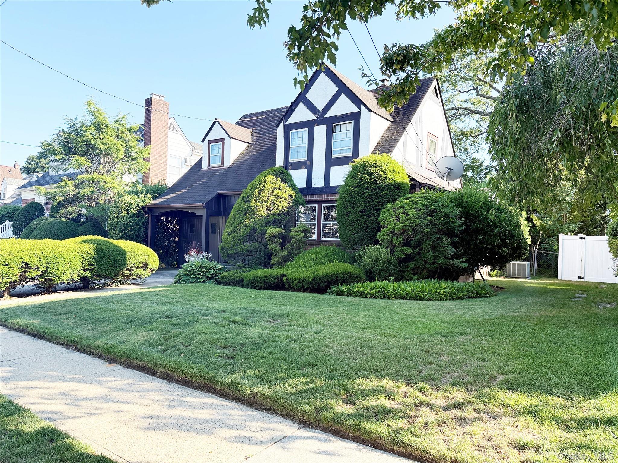 Single Family E Chester Street Nassau County, NY 11580, MLS-1025631-2