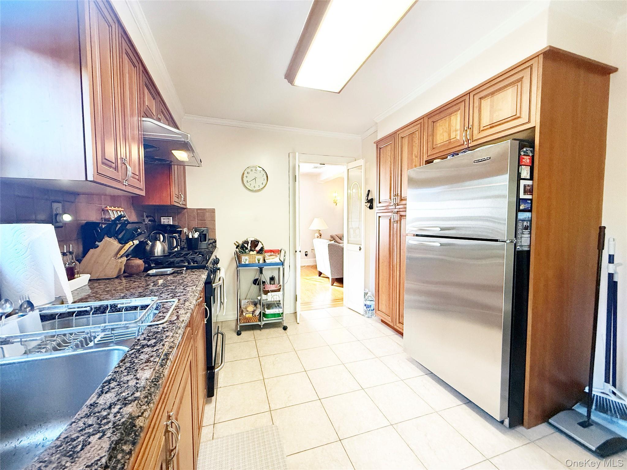 Single Family E Chester Street Nassau County, NY 11580, MLS-1025631-9