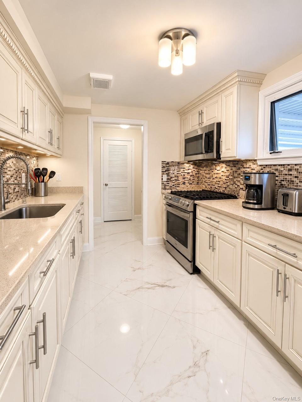 Single Family Woodmere Drive  Nassau County, NY 11581, MLS-1025653-30