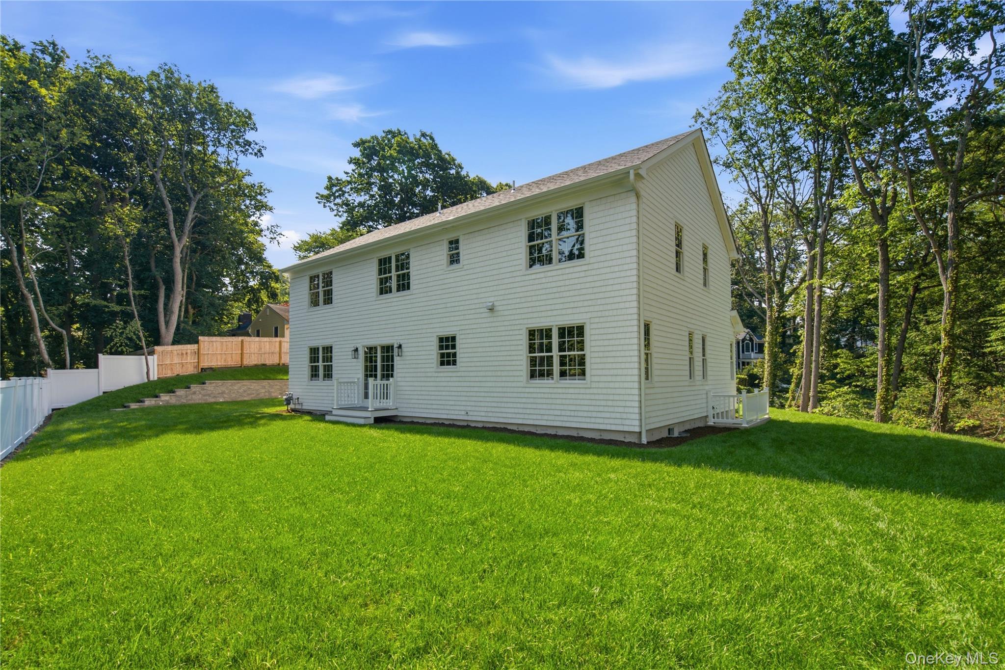 Single Family Glen Way Suffolk County, NY 11724, MLS-1025670-30
