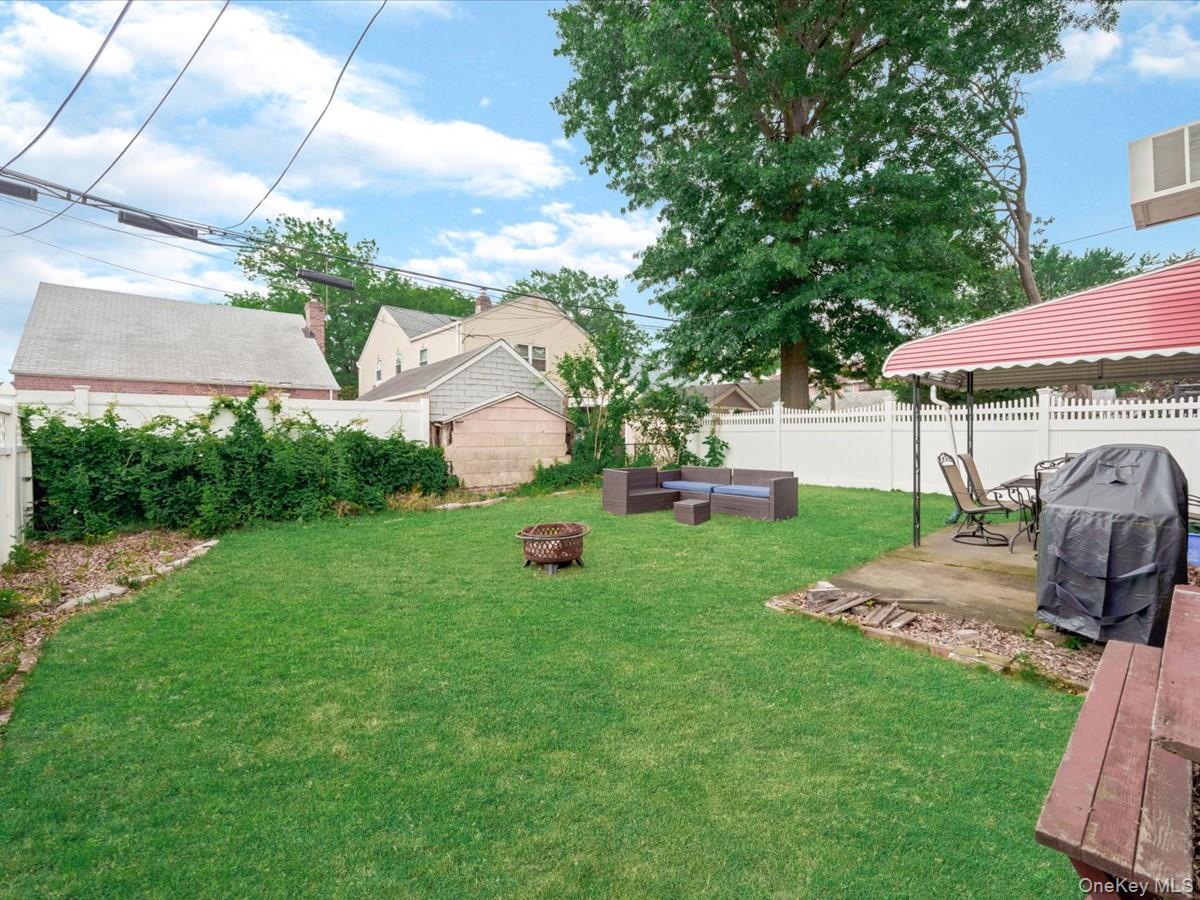 Single Family 181st Street Queens, NY 11365, MLS-1025679-22