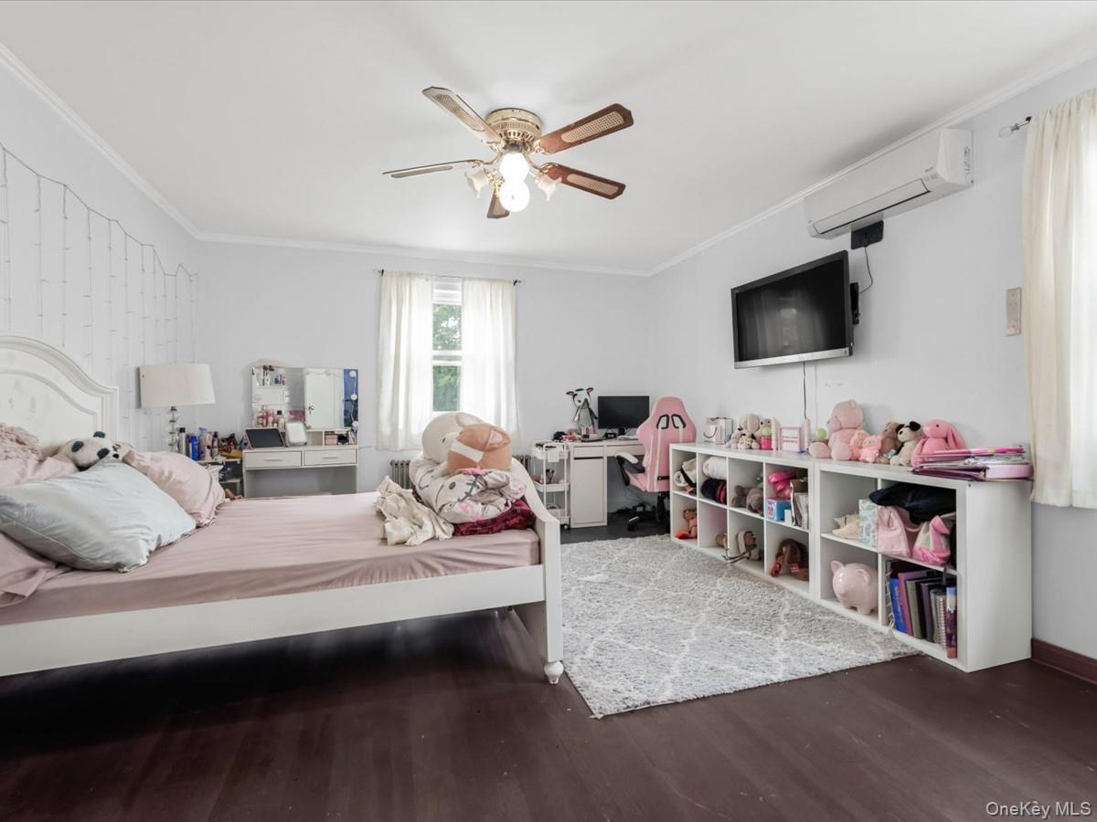 Single Family 181st Street Queens, NY 11365, MLS-1025679-9