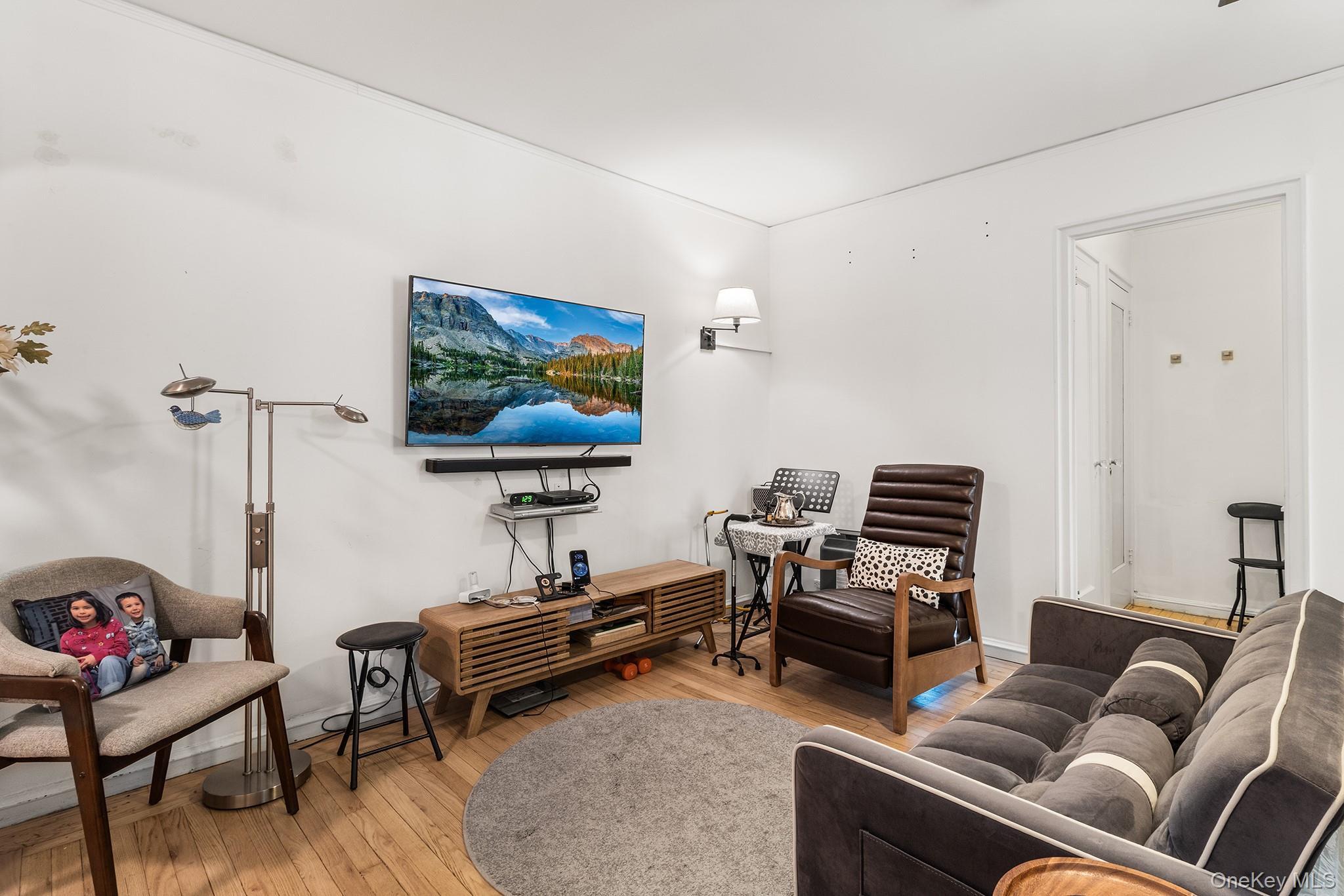 Coop Bank Street Manhattan, NY 10014, MLS-1025765-11