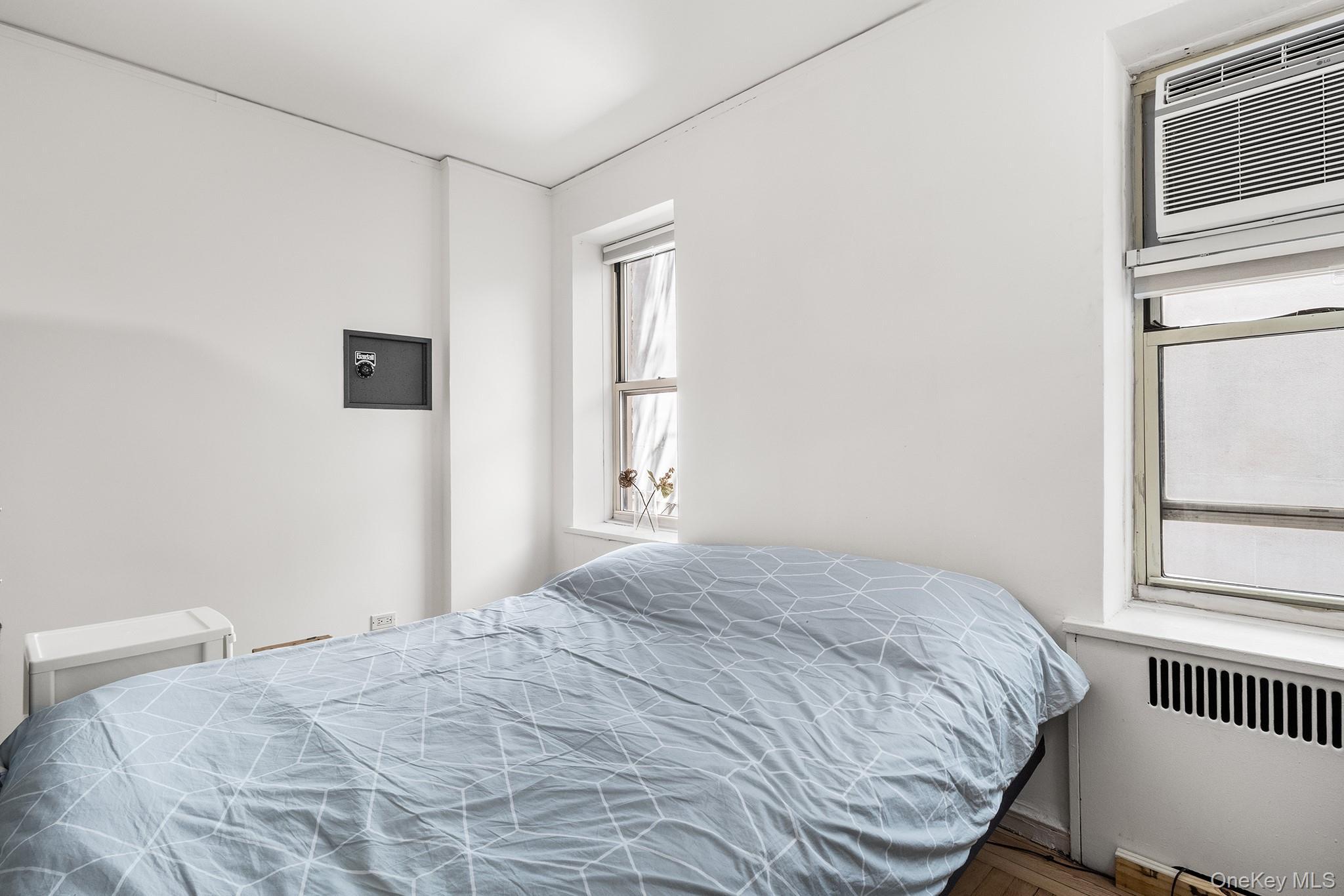 Coop Bank Street Manhattan, NY 10014, MLS-1025765-15