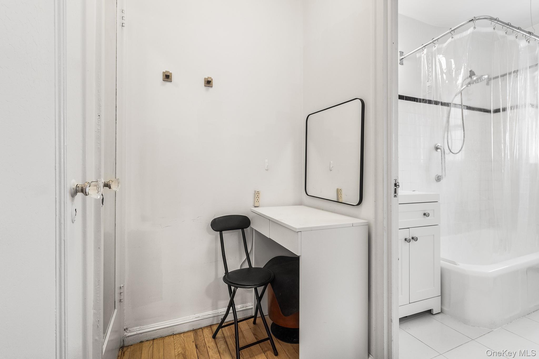 Coop Bank Street Manhattan, NY 10014, MLS-1025765-19