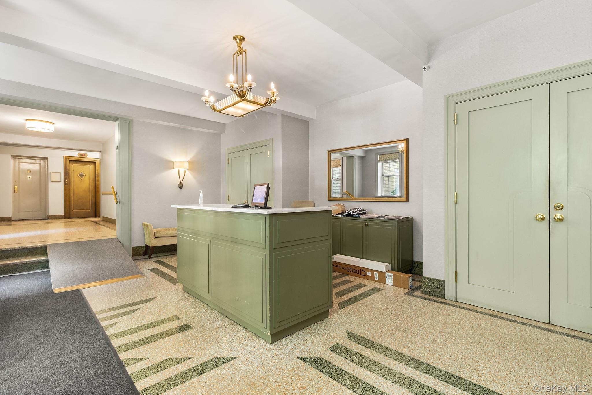 Coop Bank Street Manhattan, NY 10014, MLS-1025765-3