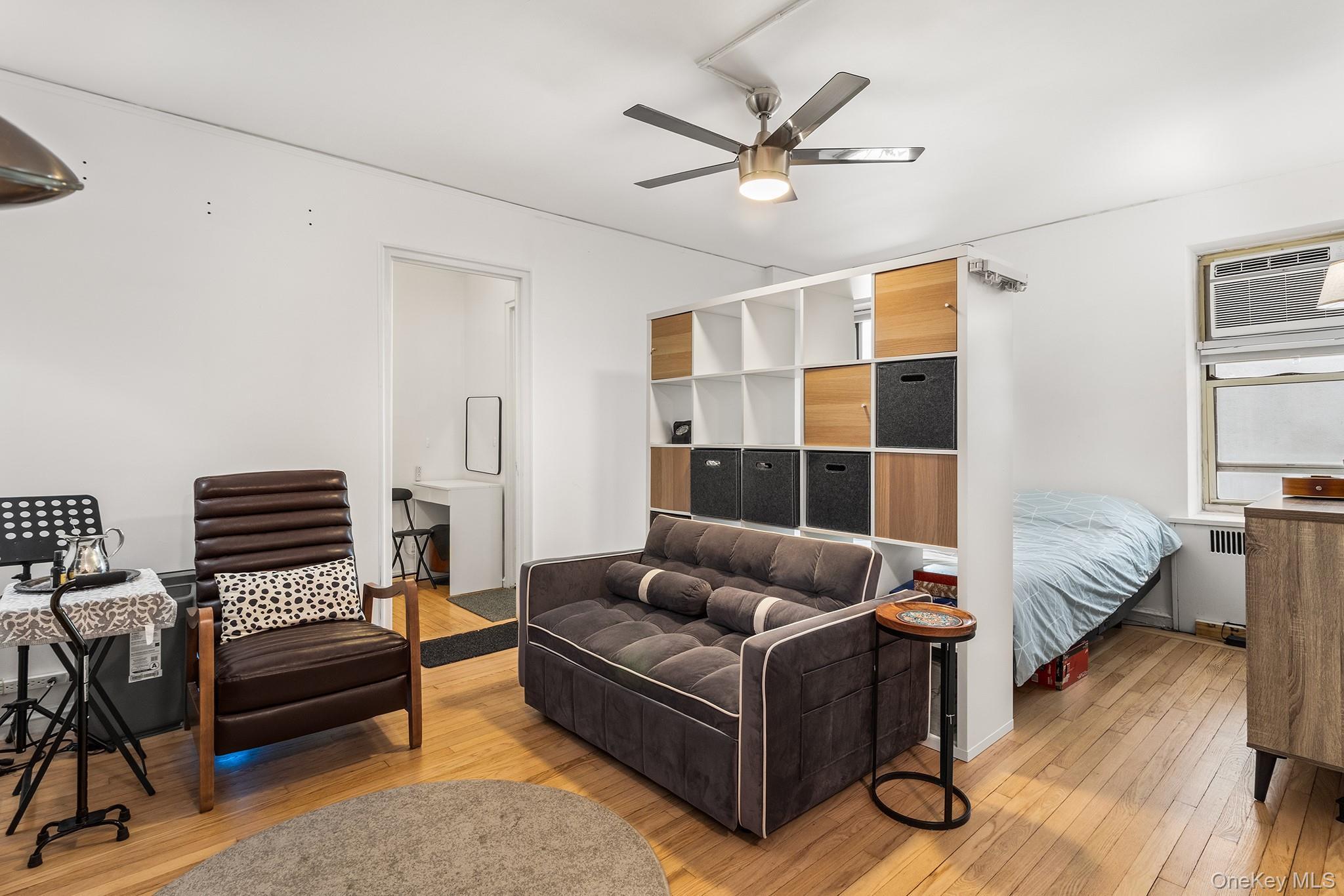 Coop Bank Street Manhattan, NY 10014, MLS-1025765-9