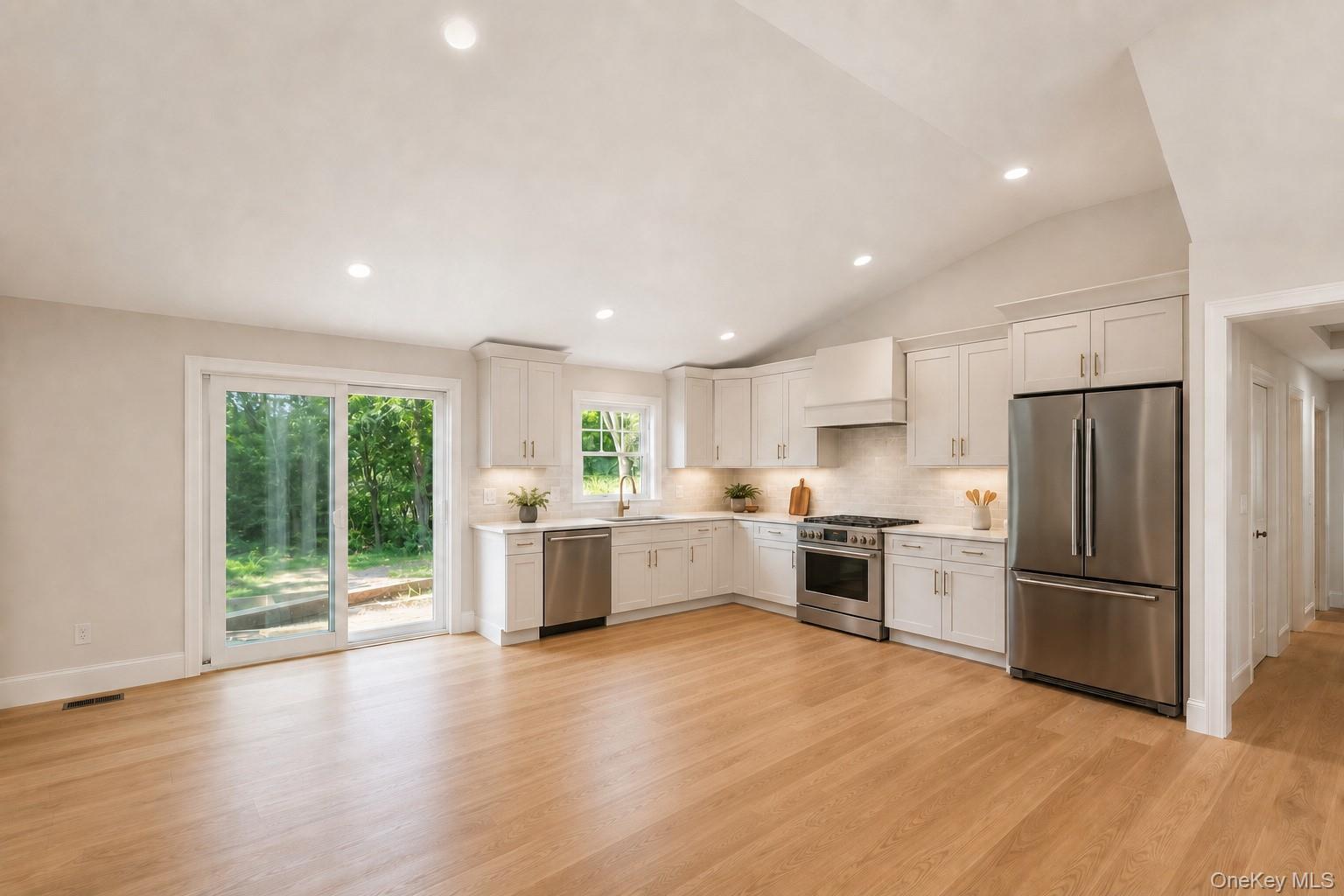 Single Family Cedar Lane Suffolk County, NY 11763, MLS-1025797-12