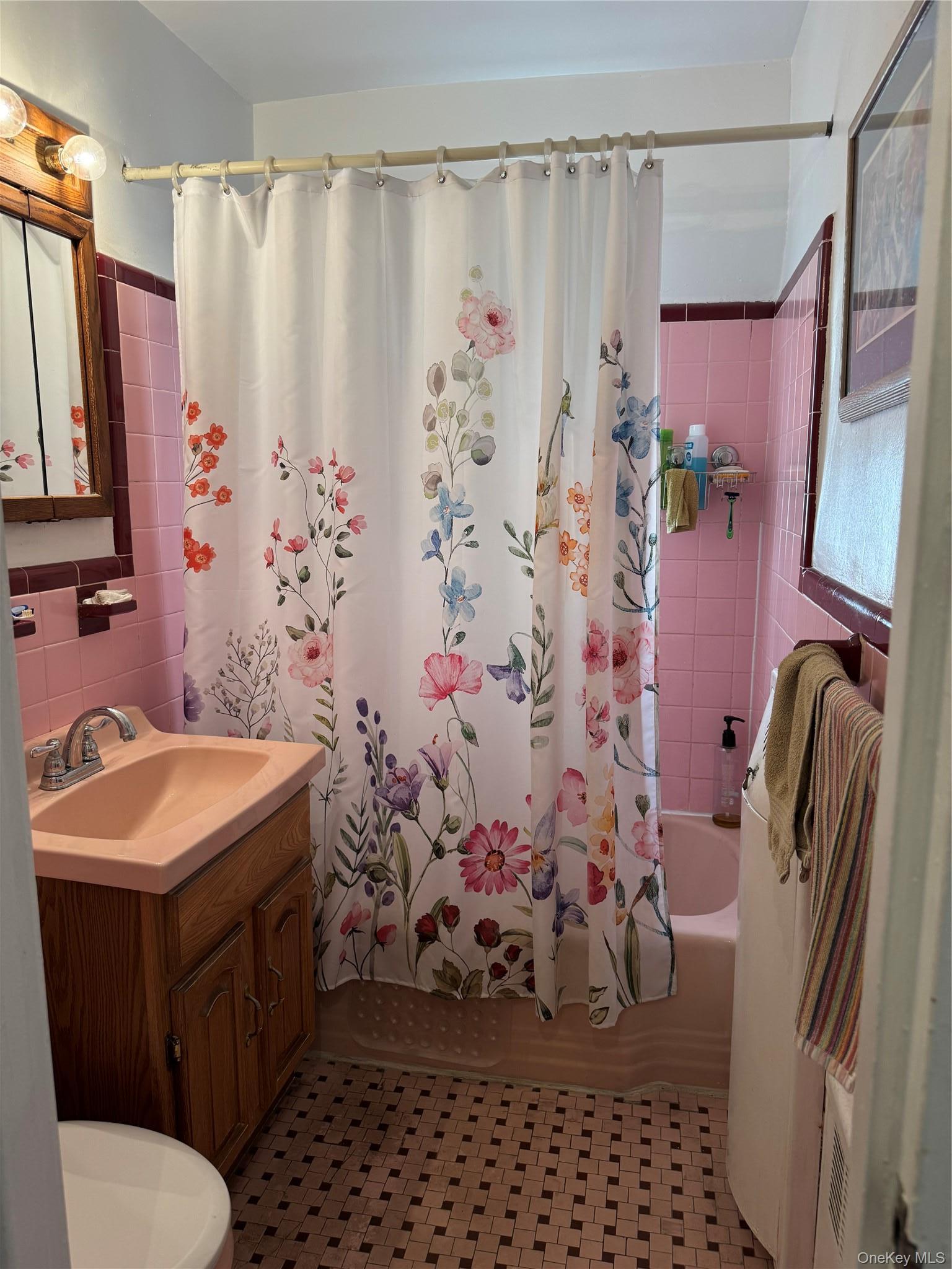 Single Family 77th Avenue  Queens, NY 11385, MLS-1025803-4