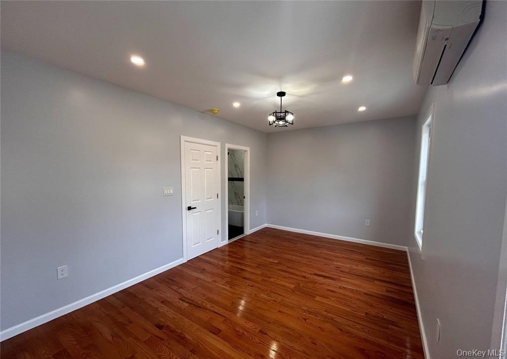 Single Family 49th Avenue  Queens, NY 11377, MLS-1025862-4