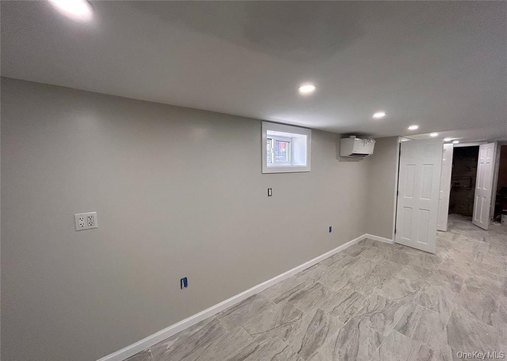 Single Family 49th Avenue  Queens, NY 11377, MLS-1025862-8