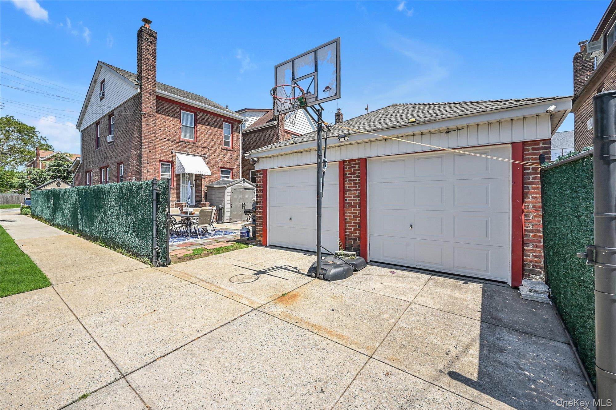Single Family 36th Avenue Queens, NY 11361, MLS-1025886-17