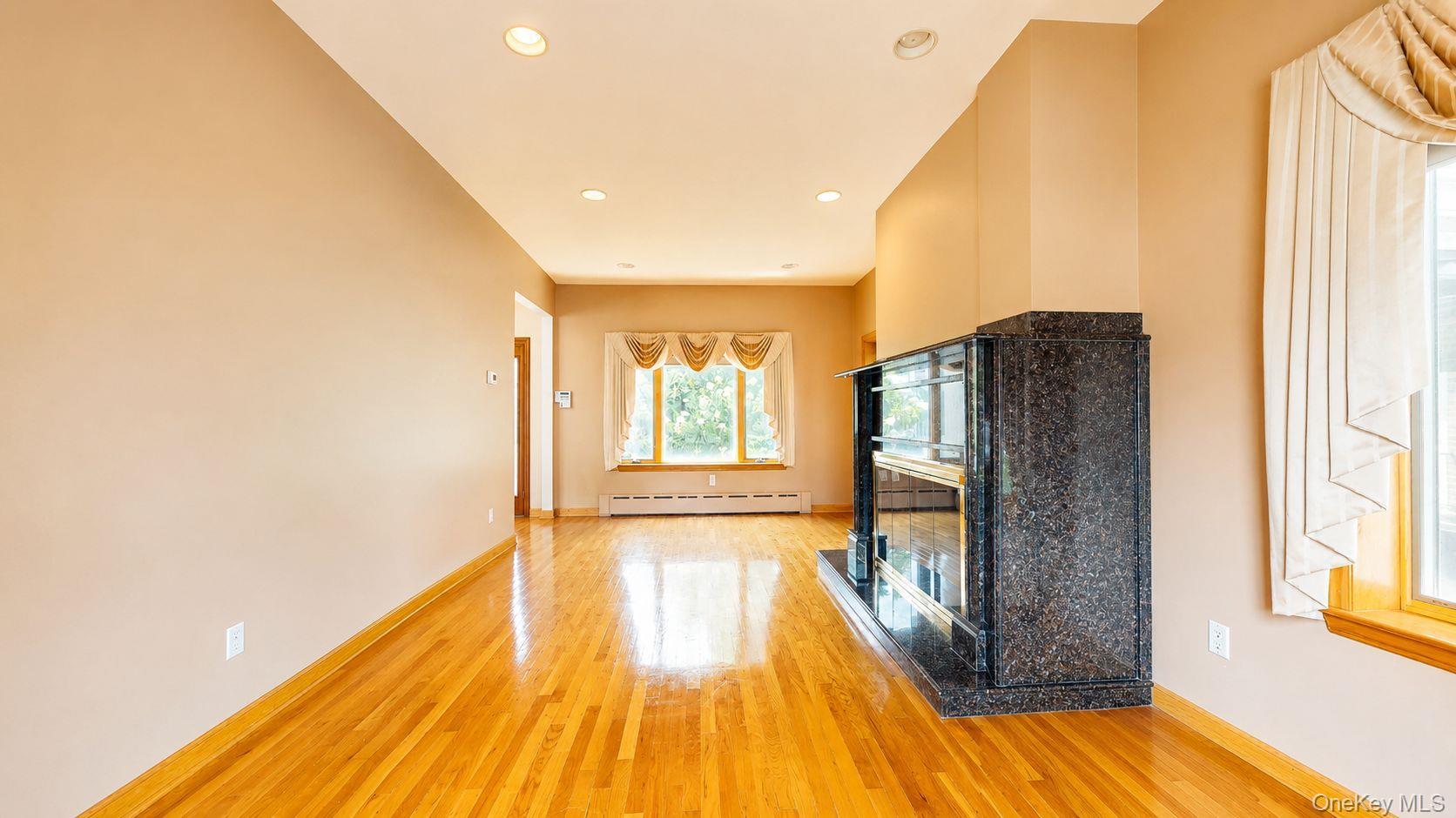 Single Family 9th Avenue Queens, NY 11357, MLS-1025893-17