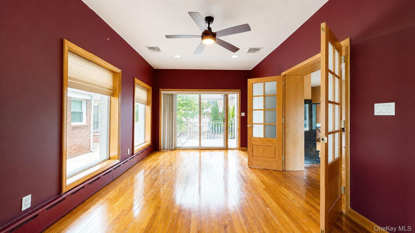 Single Family 9th Avenue Queens, NY 11357, MLS-1025893-18