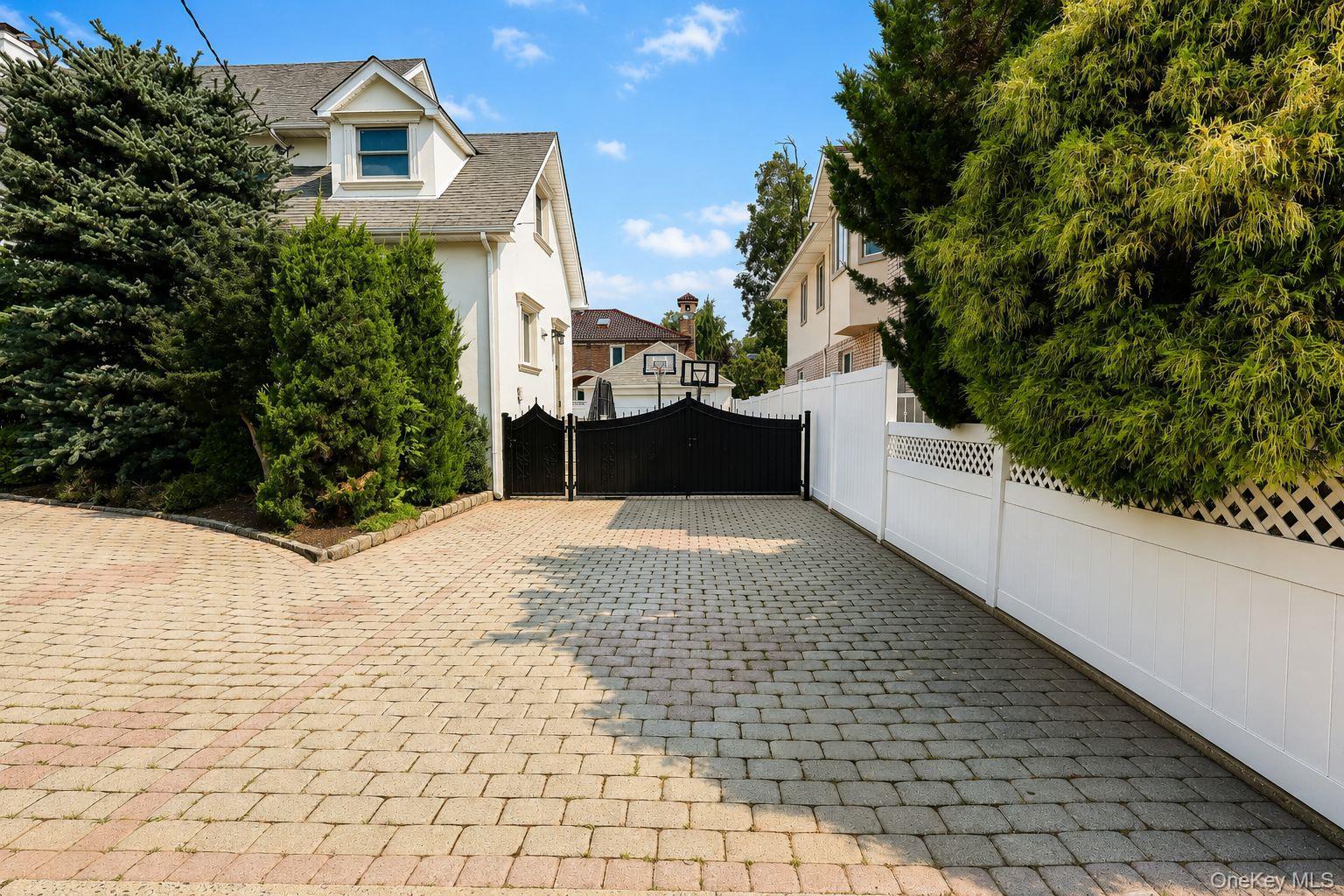 Single Family 9th Avenue Queens, NY 11357, MLS-1025893-2