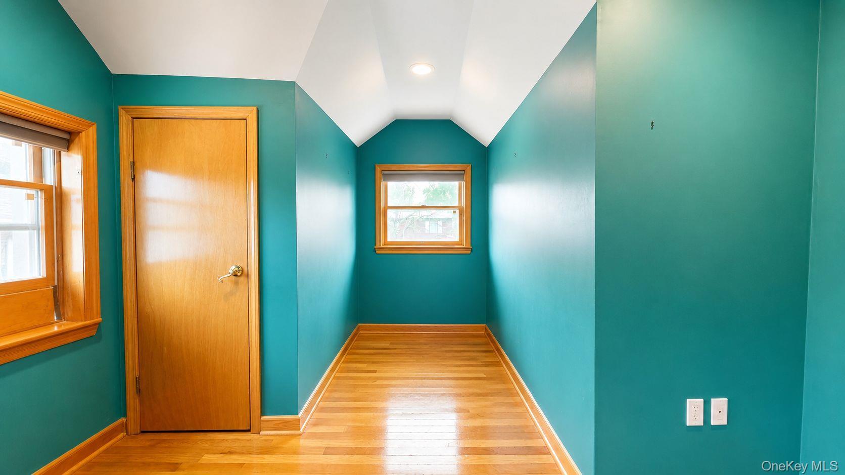 Single Family 9th Avenue Queens, NY 11357, MLS-1025893-25