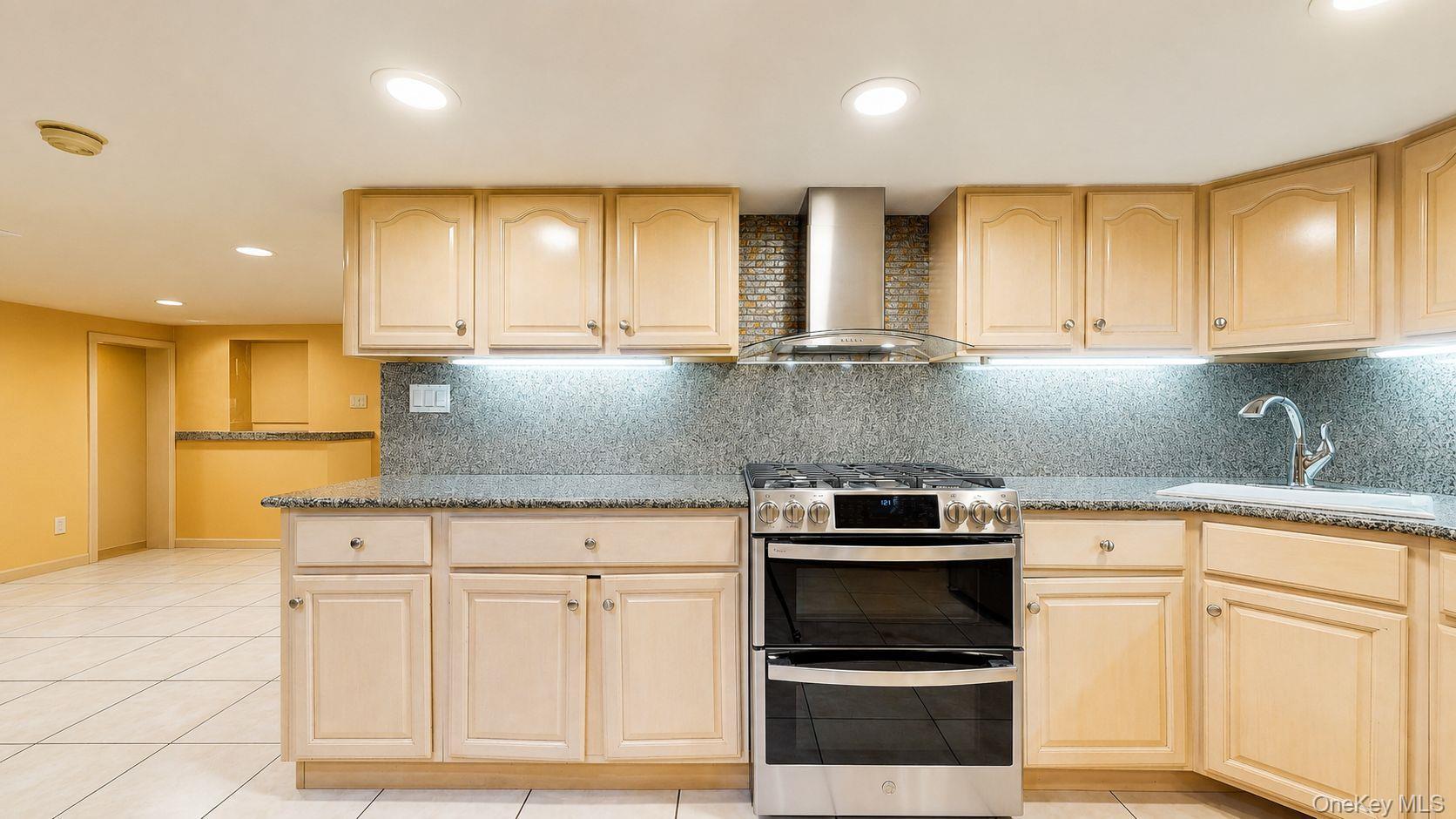 Single Family 9th Avenue Queens, NY 11357, MLS-1025893-39