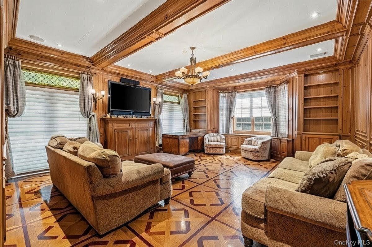 Single Family Sutton Place  Nassau County, NY 11559, MLS-1025922-15
