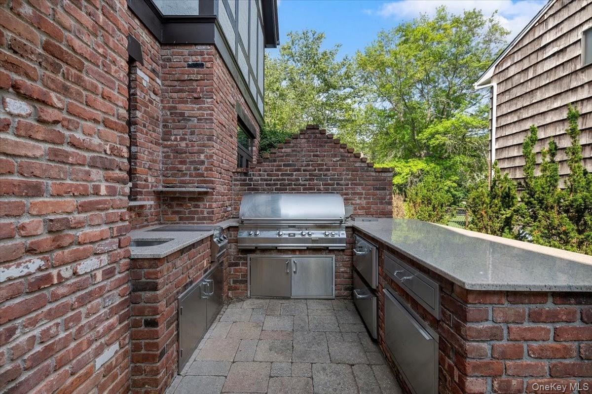 Single Family Sutton Place  Nassau County, NY 11559, MLS-1025922-38