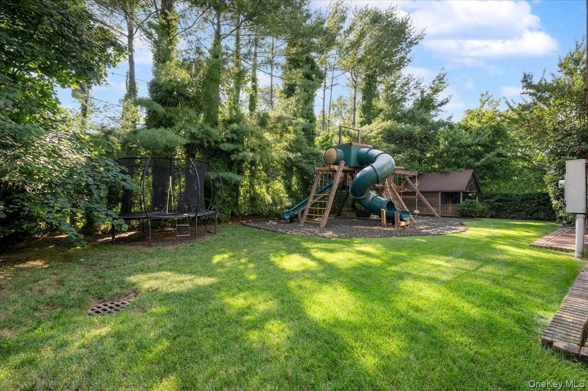 Single Family Sutton Place  Nassau County, NY 11559, MLS-1025922-41