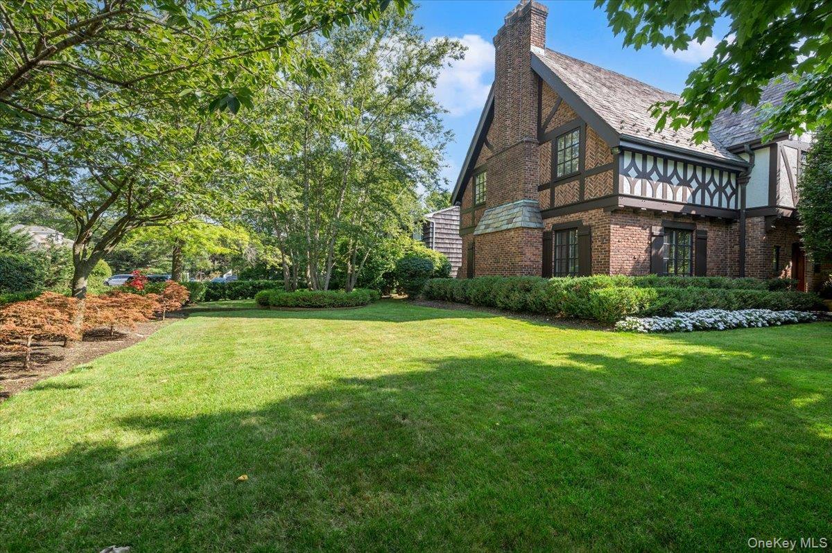 Single Family Sutton Place  Nassau County, NY 11559, MLS-1025922-43