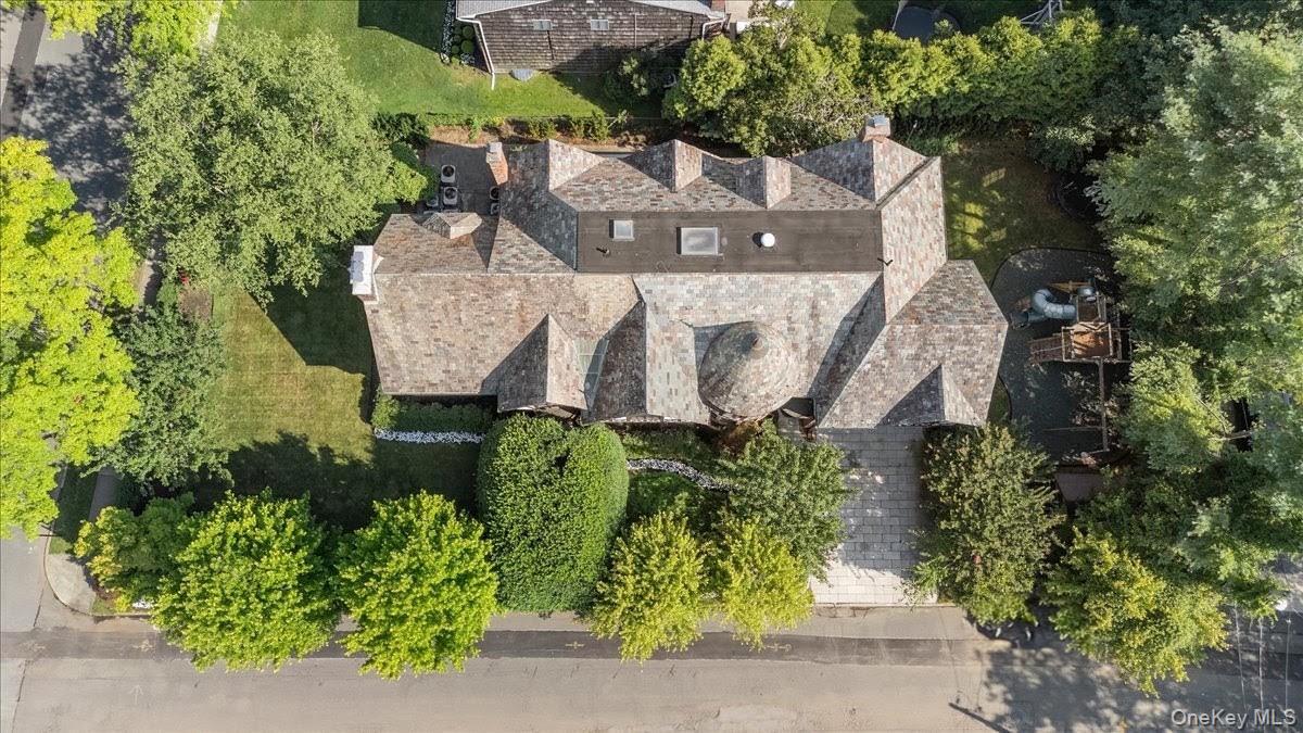 Single Family Sutton Place  Nassau County, NY 11559, MLS-1025922-45